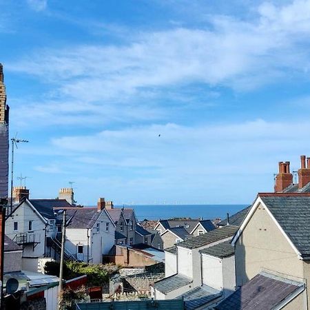 Villa Rhubarb Terrace On The Coast - Sleeps 1-6 Colwyn Bay Exterior foto