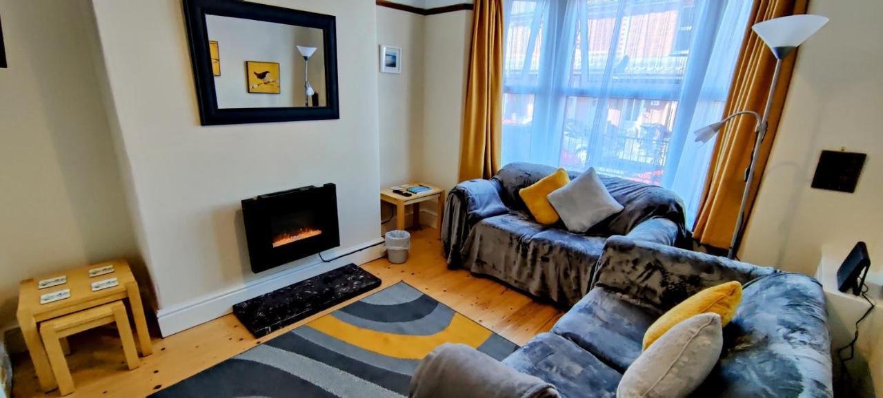 Villa Rhubarb Terrace On The Coast - Sleeps 1-6 Colwyn Bay Exterior foto