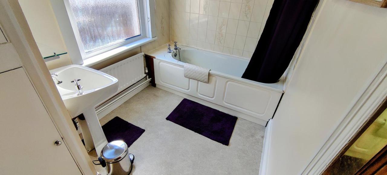 Villa Rhubarb Terrace On The Coast - Sleeps 1-6 Colwyn Bay Exterior foto