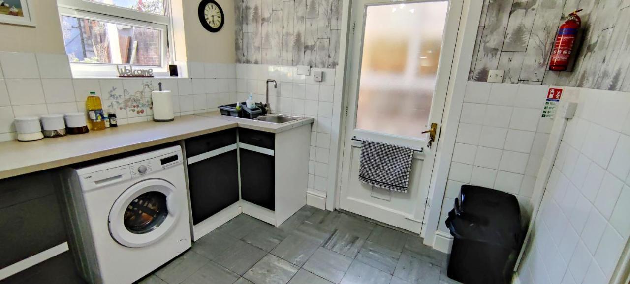 Villa Rhubarb Terrace On The Coast - Sleeps 1-6 Colwyn Bay Exterior foto