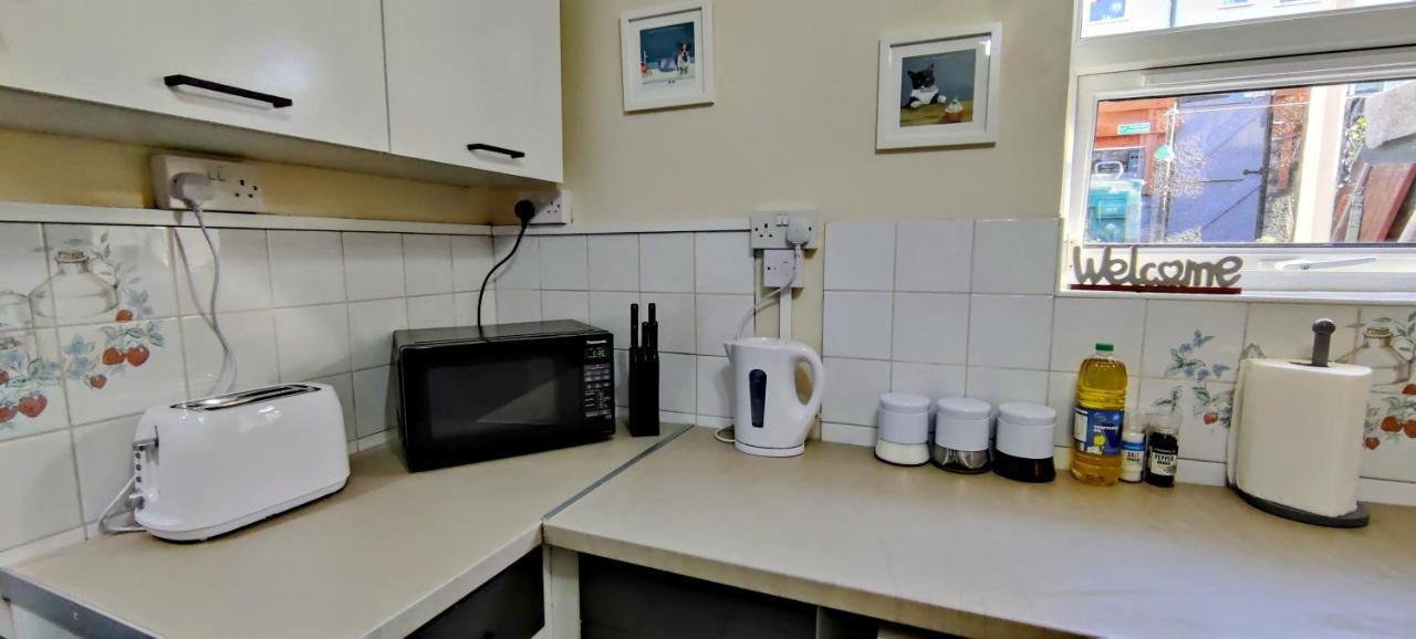 Villa Rhubarb Terrace On The Coast - Sleeps 1-6 Colwyn Bay Exterior foto