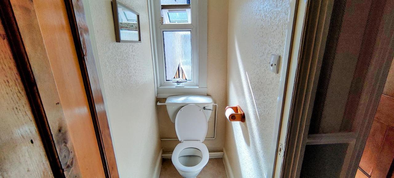 Villa Rhubarb Terrace On The Coast - Sleeps 1-6 Colwyn Bay Exterior foto