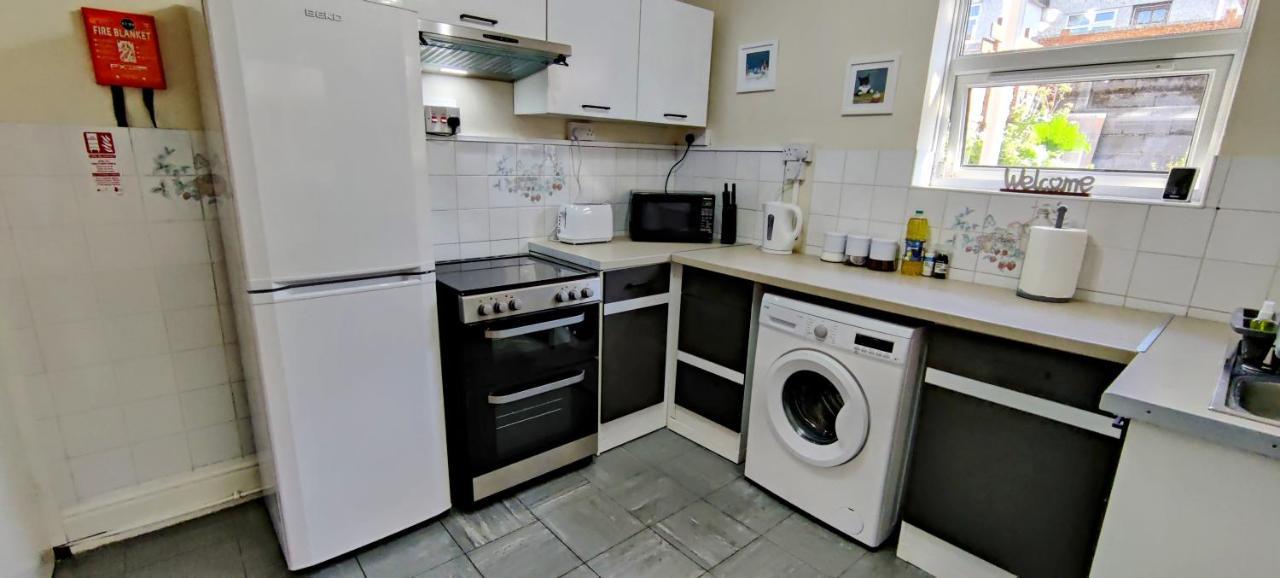 Villa Rhubarb Terrace On The Coast - Sleeps 1-6 Colwyn Bay Exterior foto